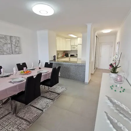 Jardins Rose Vista Mar Апартаменти Портіман